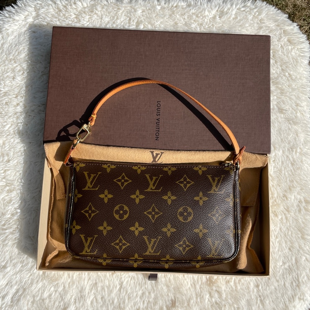 Louis Vuitton pochette accessories - Picture 1 of 16